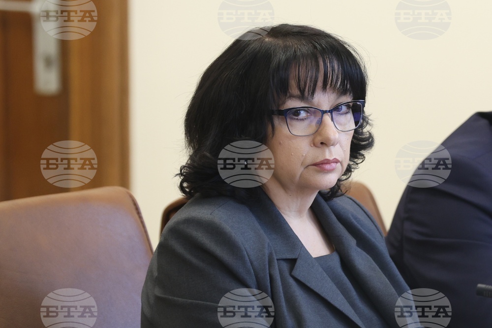 Предвиденият в Бюджет 2026 ръст от 884 млн. евро на възнагражденията в администрацията е най-ниският от 2022 г., заяви министърът на финансите Теменужка Петкова