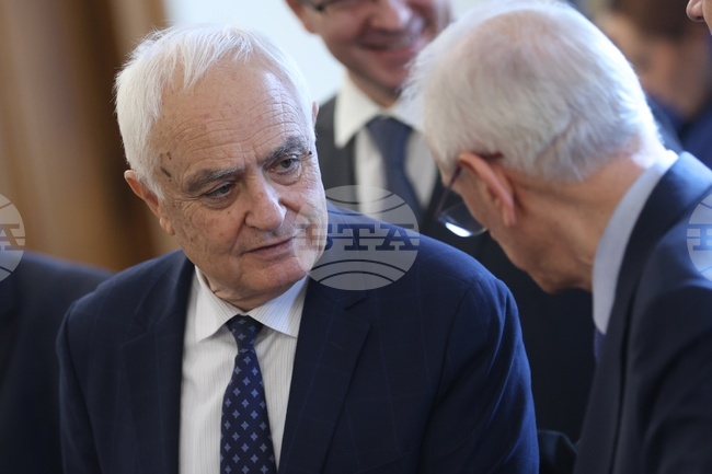 F-16 Fighter Jets Will Achieve Operational Readiness in 2028, MiG-29 to be Used Until Then, Defence Minister