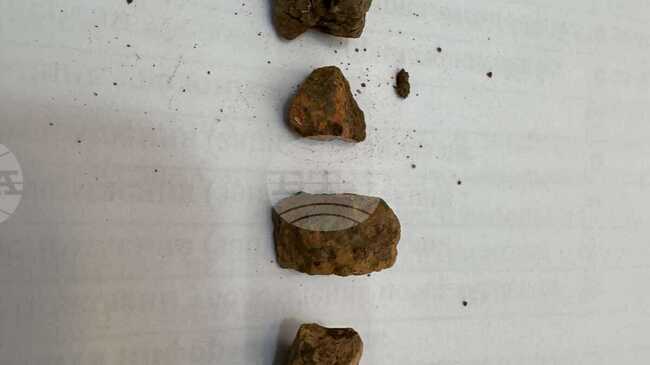 Полицаи иззеха старинни предмети и скенер от частен дом в Нови пазар