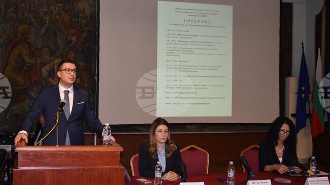 Участието в международните програми на НАТО не е само въпрос на икономически ползи, а израз на съюзническа солидарност, заяви икономическият министър