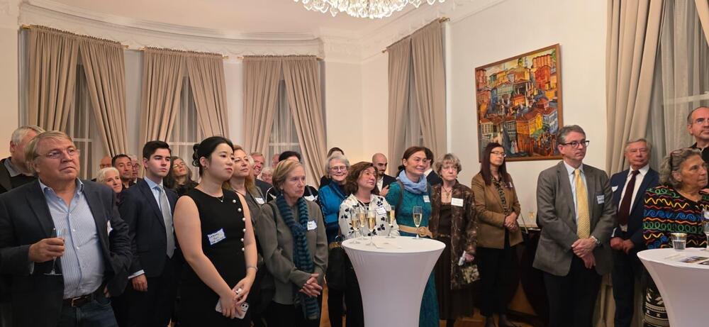 Посолството на България във Вашингтон, САЩ, съвместно с Фондация „Лоис Рот“ организира прием в чест на писателката Елизабет Костова