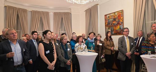 Посолството на България във Вашингтон, САЩ, съвместно с Фондация „Лоис Рот“ организира прием в чест на писателката Елизабет Костова