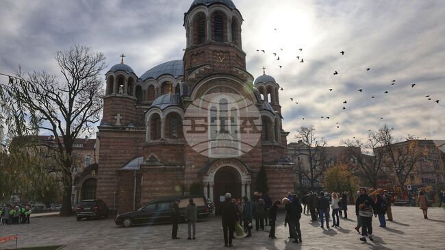 Десетки граждани изпратиха оперната прима Стефка Евстатиева 