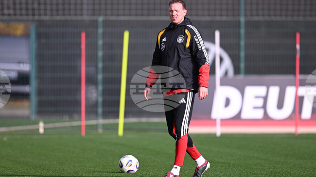 Бившият треньор на Шалке 04 Йенс Келер изрази неодобрението си от коментарите на Юлиан Нагелсман за Лерой Сане