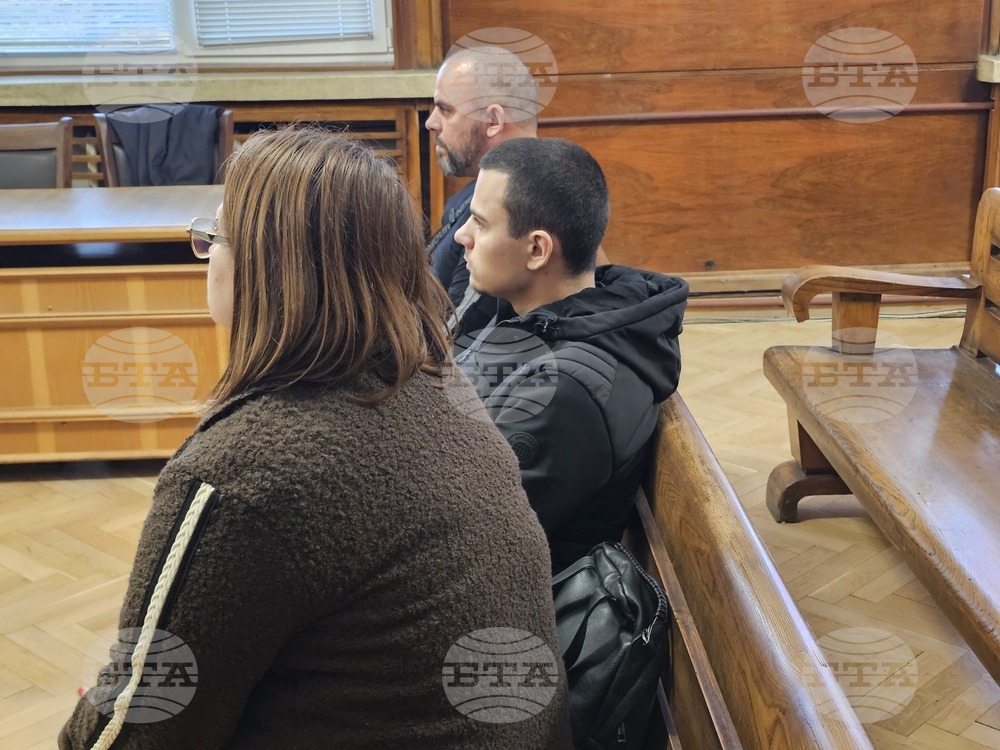 Съдът в Русе намали мярката за неотклонение на трети от обвинените за нападение над полицейския началник в града младежи 