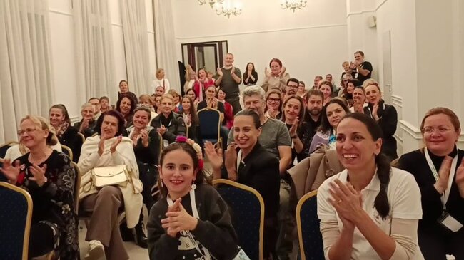 Представители на български състави в чужбина след премиерата на филма „Магията на българското хоро“: Сърцата ни са пълни с тази магия