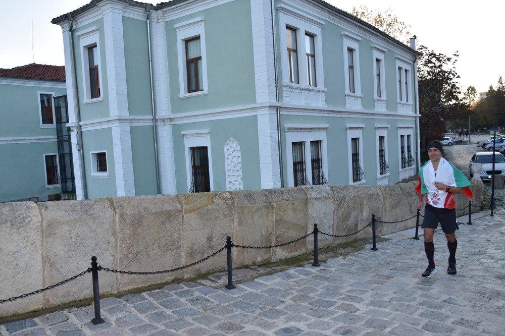 Участниците в щафетата ,,По стъпките на Девета харманлийска дружина" ще пренесат от Харманли до Сливница семена на дъб, символизиращи силата