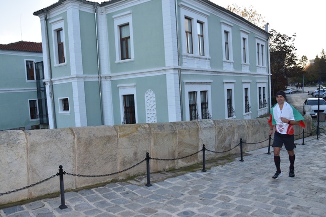 Участниците в щафетата ,,По стъпките на Девета харманлийска дружина" ще пренесат от Харманли до Сливница семена на дъб, символизиращи силата