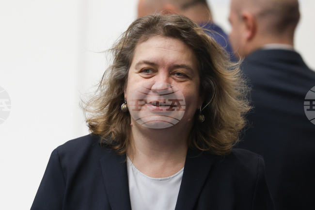 И днес не бих допуснала в зала да се разглежда предложението за референдум за еврото, каза Наталия Киселова