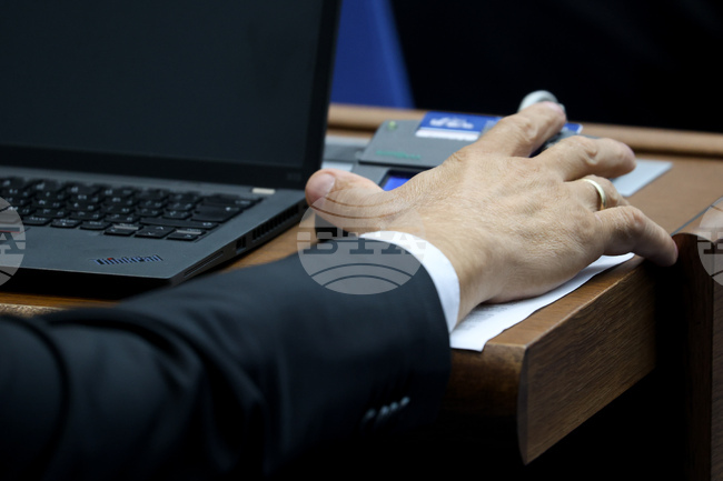 Автомобили на НСО да бъдат прехвърлени на администрацията на президента, прие Народното събрание на първо четене