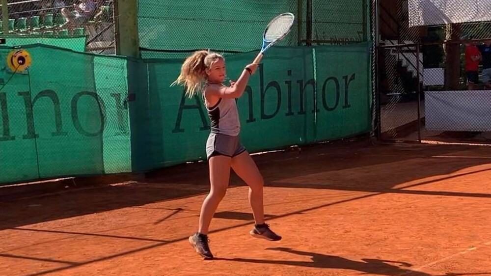 Алекса Каратанчева достигна до полуфиналите на двойки на турнир по тенис в Турция