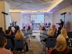 „dm България“ - финансови резултати - представяне