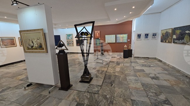 В традиционния есенен салон в Ловеч се представят 31 автори с 56 творби