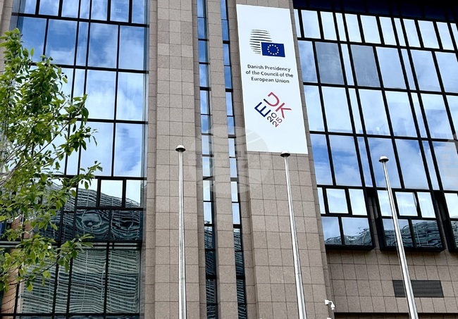 Държавите от ЕС ще трябва да плащат лихвите по общ заем за Украйна, ако не се използват руските средства, предупреди Домбровскис