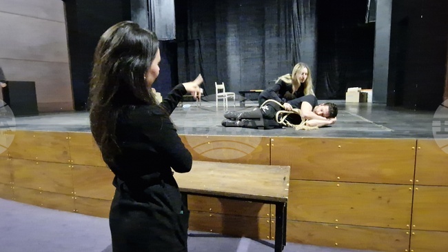 Перничанката Маринела Драгомирова подготвя дипломен спектакъл на сцената на театър „Боян Дановски“