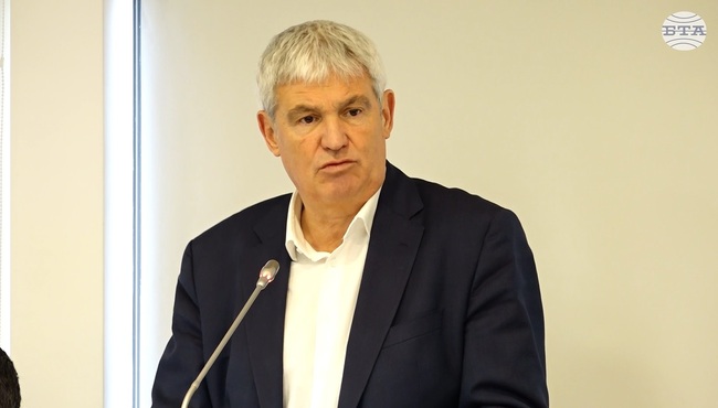 Според юристите не е порок, че проектобюджетът не е минал през Националния съвет за тристранно сътрудничество, каза Пламен Димитров