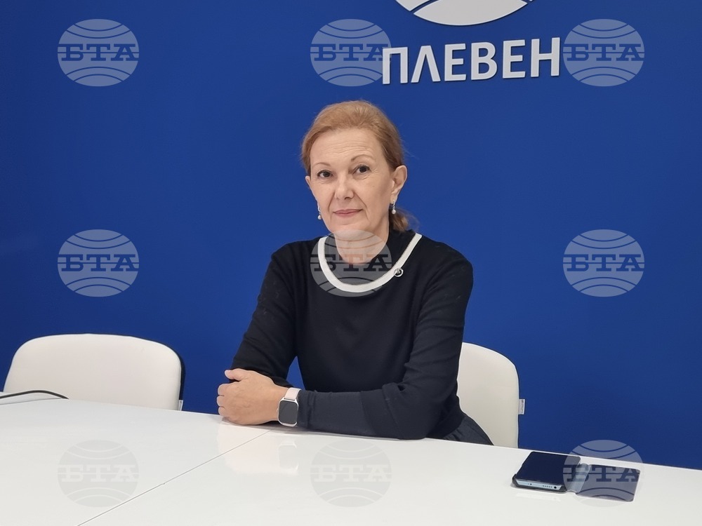 Моята мисия е запазването и развитието на плевенския хор "Гена Димитрова", каза диригентът Анелия Дечева