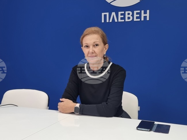 Моята мисия е запазването и развитието на плевенския хор "Гена Димитрова", каза диригентът Анелия Дечева