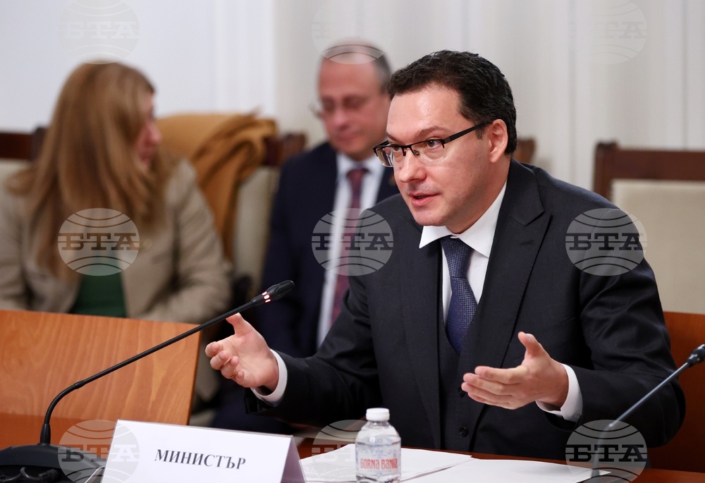 Бившия директор на ОДМВР-Пазарджик Даниел Бараков е преназначен в звеното за подпомагане на министъра, каза Даниел Митов 