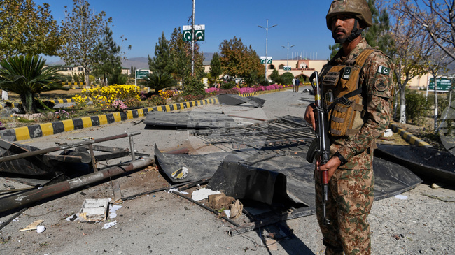 Афганистан предприе ответни атаки срещу Пакистан в отговор на по-ранни пакистански удари 