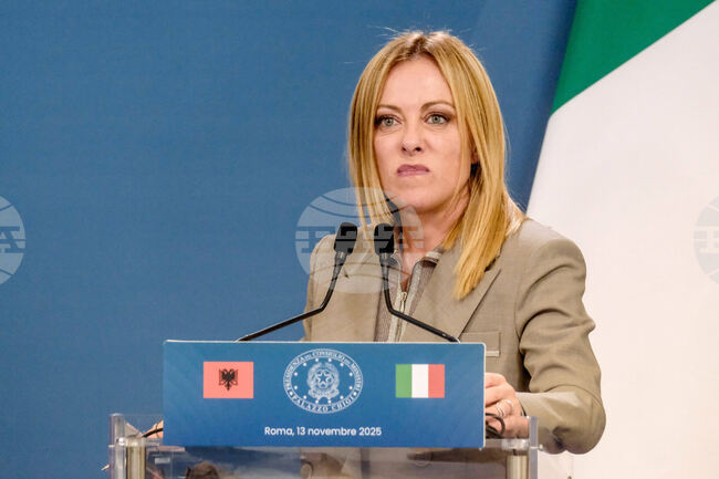 Мелони заяви, че споразумението за изграждане на италиански мигрантски центрове в Албания ще продължи да се реализира 