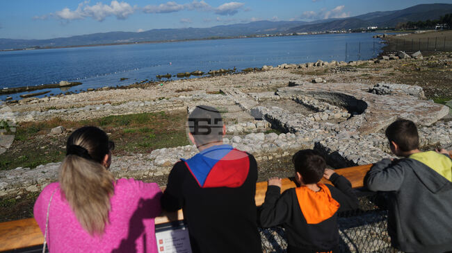 Турският град Изник отчита скок на чуждестранните туристи след историческото посещение на папата, съобщават местни медии