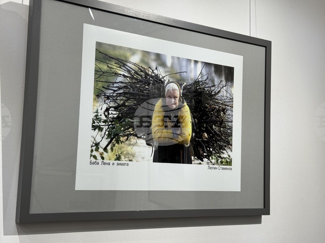  Казанлък - фоторепортери - изложба