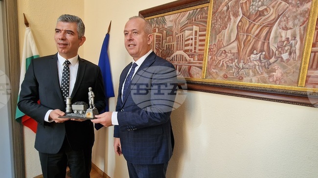 Възможностите за побратимяване между Пещера и турската община Сома са обсъдили кметовете на двете общини 