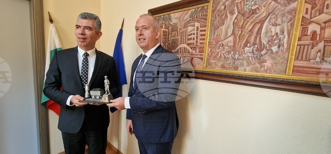 Възможностите за побратимяване между Пещера и турската община Сома са обсъдили кметовете на двете общини 