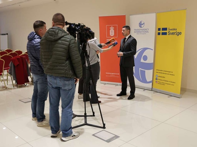 ФЕНА: „Трансперънси Интърнешънъл Босна и Херцеговина“ призовава за по-голямо участие на обществеността в процеса на вземане на решения