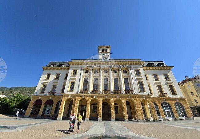 Сливенският общински съвет одобри превалутиране на данъците в евро и бюджетни промени за 2025 г.