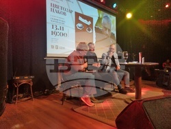 Цветозар Цаков представя сборника си с разкази "Сънища и явища" в "Сингълс“ (НДК). 