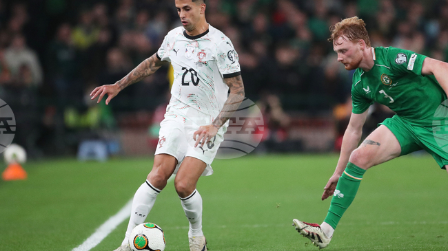 Португалският национал Жоао Кансело се забърка в скандал в самолета по време на полет от Саудитска Арабия до Европа