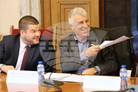 Парламент - Комисия по бюджет и финанси