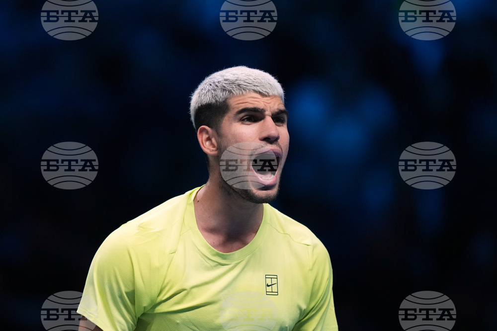 Карлос Алкарас победи Лоренцо Музети на Финалите на АТП и си гарантира първото място в световната ранглиста в края на сезона