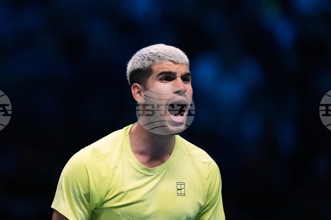 Карлос Алкарас победи Лоренцо Музети на Финалите на АТП и си гарантира първото място в световната ранглиста в края на сезона