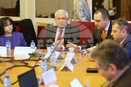 Парламент - Комисия по бюджет и финанси