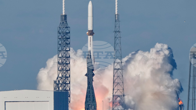 Компания "Блу Ориджин" изстреля ракетата си "Ню Глен" с два орбитални апарата на НАСА за наблюдение на Марс