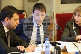 Парламент - Комисия по бюджет и финанси