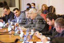 Парламент - Комисия по бюджет и финанси