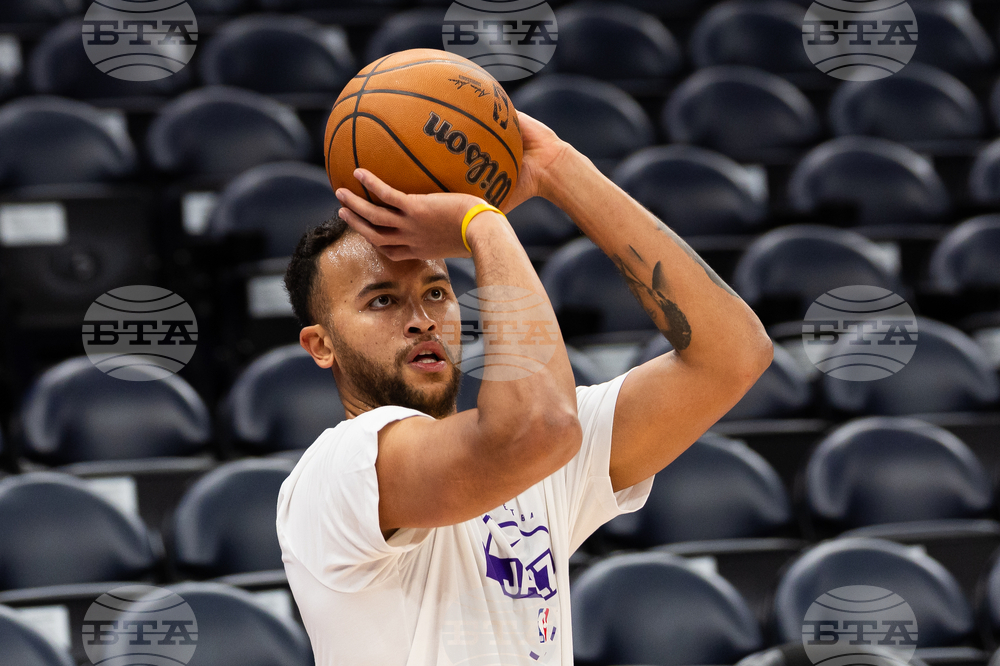 Hawks Jazz Basketball