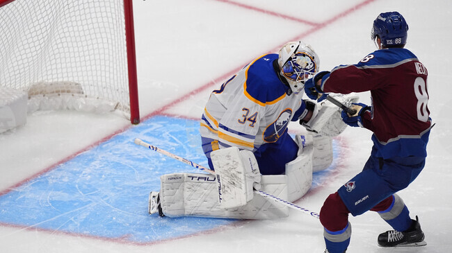 Мартин Нечаш записа четири точки и изведе Колорадо Аваланш до победа срещу Бъфало Сейбърс в НХЛ