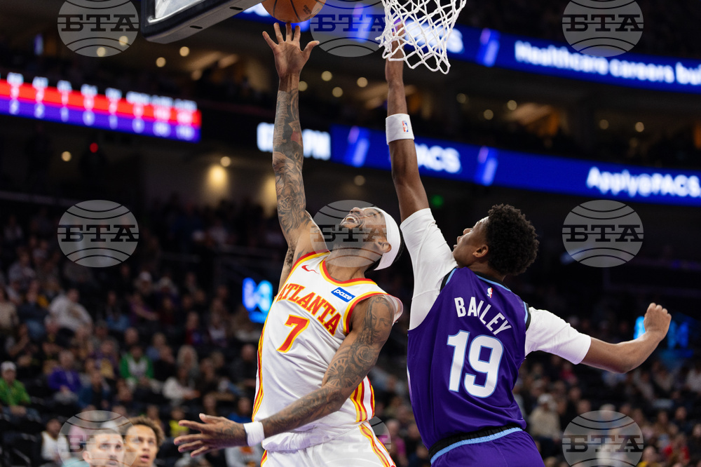 Hawks Jazz Basketball