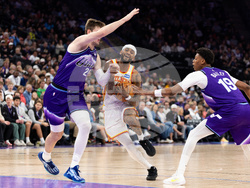 Hawks Jazz Basketball