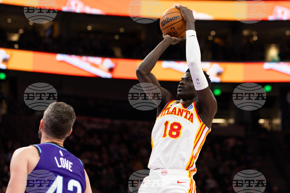 Hawks Jazz Basketball