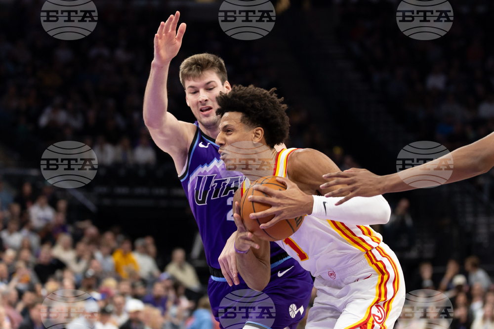 Hawks Jazz Basketball