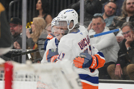 Islanders Golden Knights Hockey