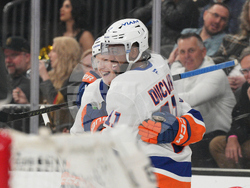 Islanders Golden Knights Hockey