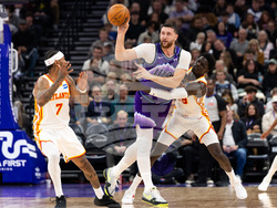 Hawks Jazz Basketball