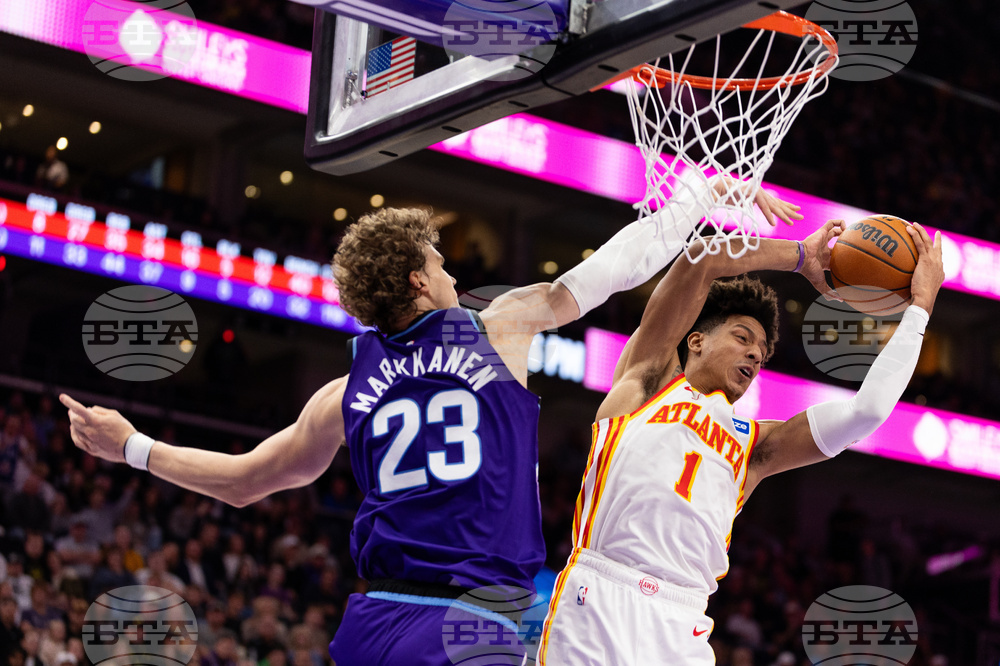 Hawks Jazz Basketball